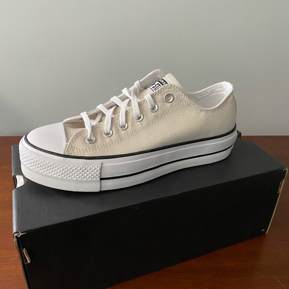 Women's Converse Chuck Taylor All Star Lift Shine Sneakers - Picture 5 of 10